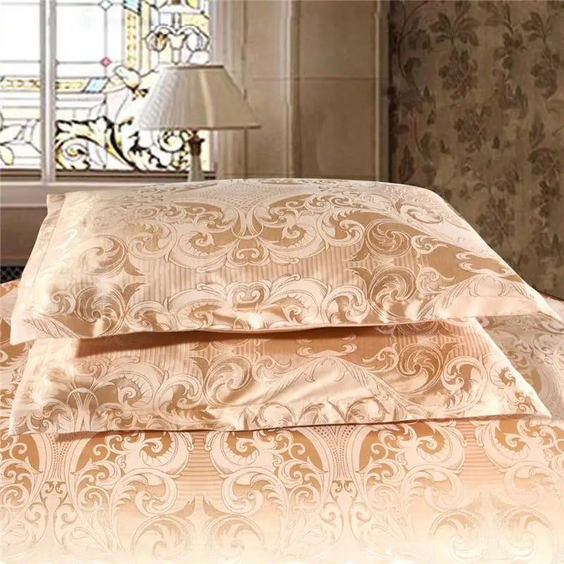 5-Piece Queen & King Size Silky Bedding Set – Luxury Duvet Cover & Quilt Bed Linen Set