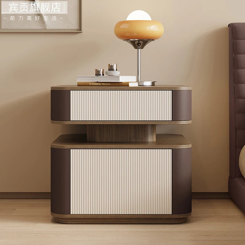 Italian Classic Nightstand – Elegant Vintage Bedside Table with Timeless Charm