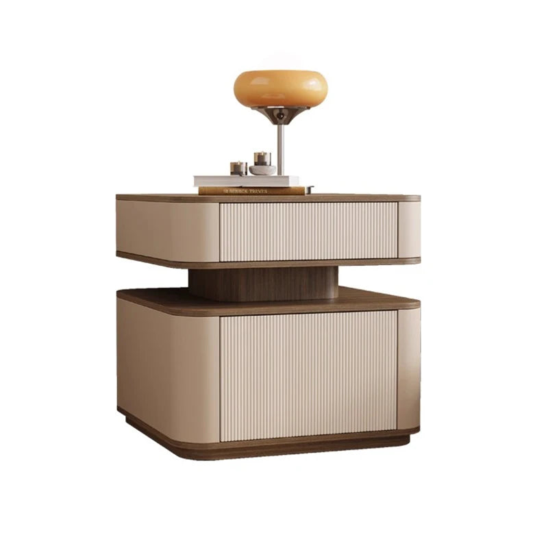 Italian Classic Nightstand – Elegant Vintage Bedside Table with Timeless Charm