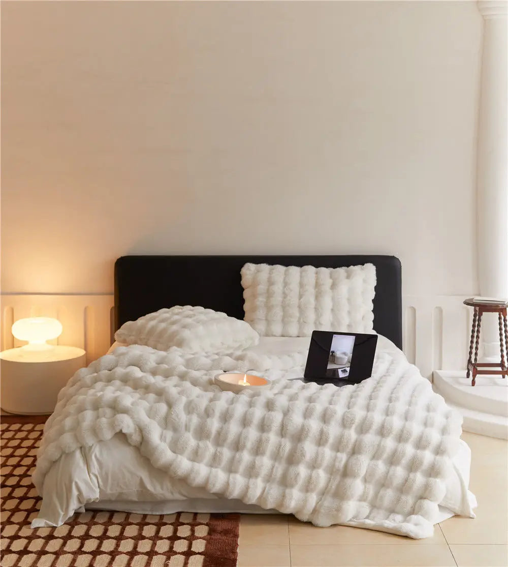 Luxury Faux Rabbit Fur Bubble Blanket – Ultra Soft Plush Throw for Sofa & Bed