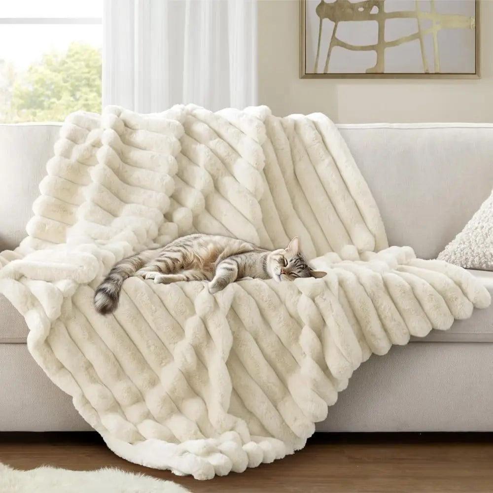 Double-Sided Warm Throw Blanket – Soft, Breathable & Skin-Friendly Solid Color Striped Blanket