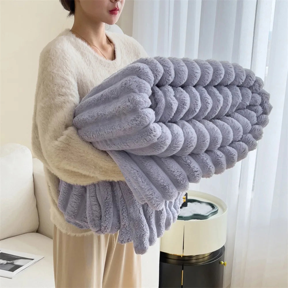 Double-Sided Warm Throw Blanket – Soft, Breathable & Skin-Friendly Solid Color Striped Blanket