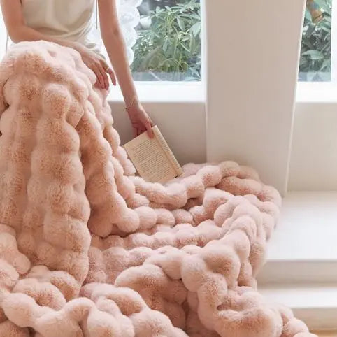 Luxury Faux Rabbit Fur Bubble Blanket – Ultra Soft Plush Throw for Sofa & Bed