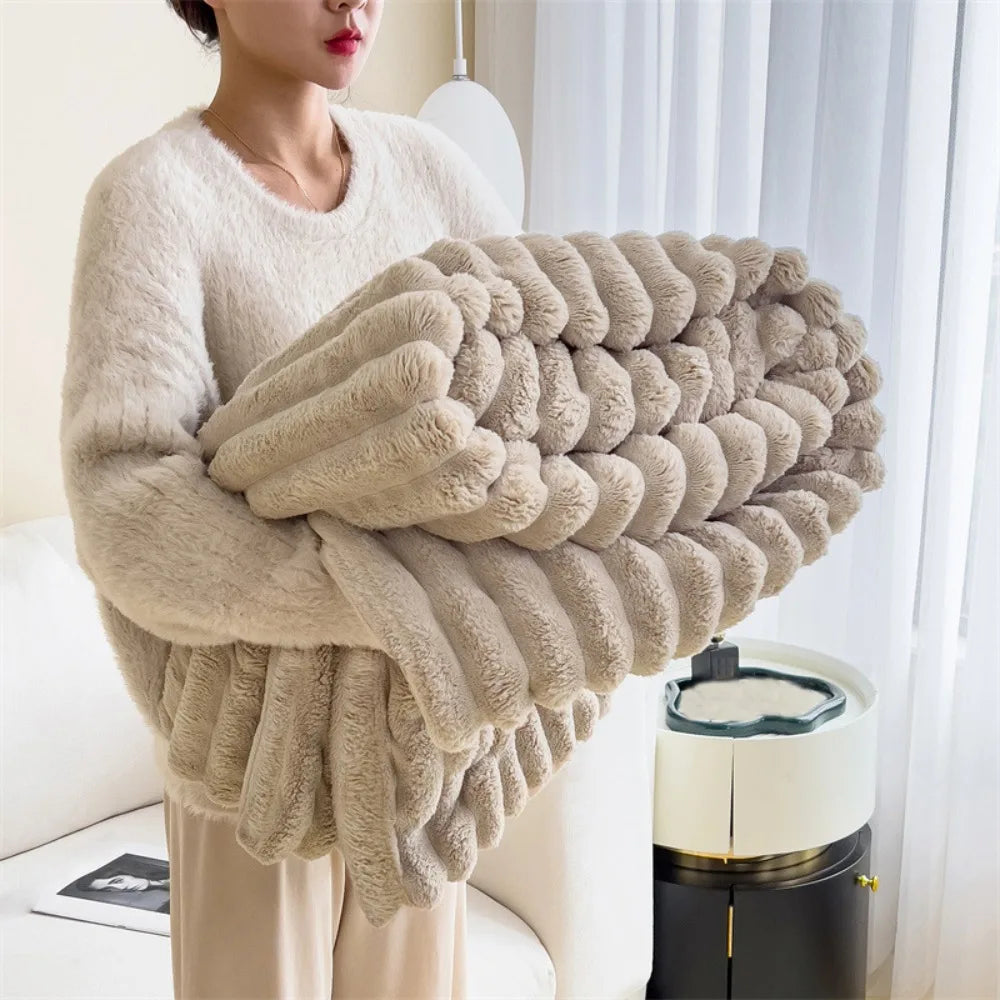 Double-Sided Warm Throw Blanket – Soft, Breathable & Skin-Friendly Solid Color Striped Blanket