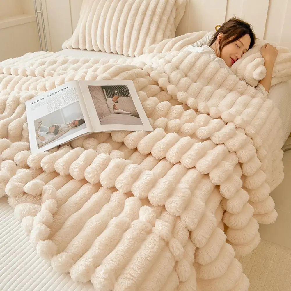 Double-Sided Warm Throw Blanket – Soft, Breathable & Skin-Friendly Solid Color Striped Blanket