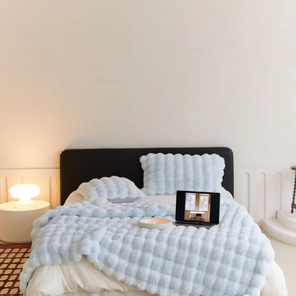 Luxury Faux Rabbit Fur Bubble Blanket – Ultra Soft Plush Throw for Sofa & Bed
