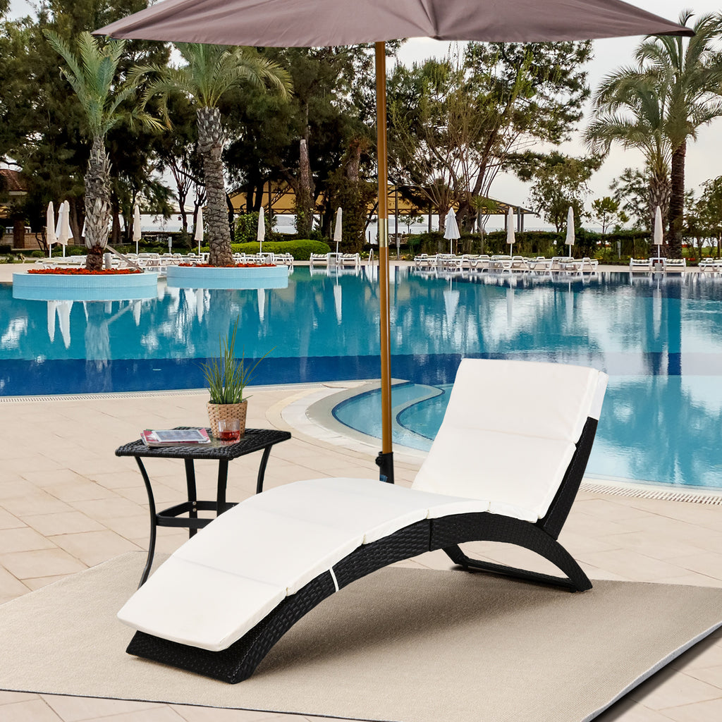 Patio Rattan Chaise Lounger Wicker Foldable Reclining Backrest PE Rattan Outdoor Lounge Chair, Recliner with Cushion for Garden, Backyard, Lawn,Balcony, Beige